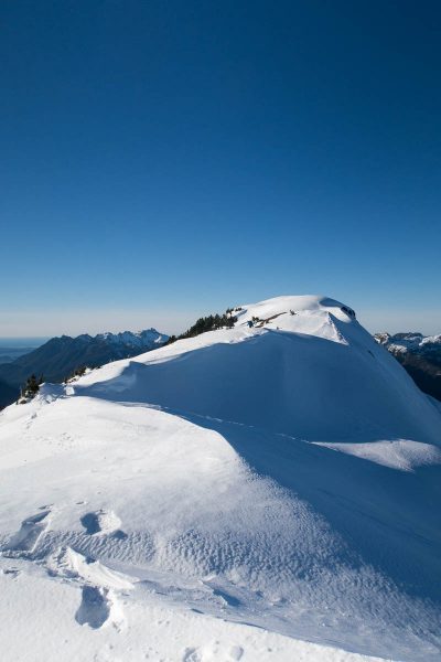 a short but sweet alpine ridge on the way to Adder Mountain